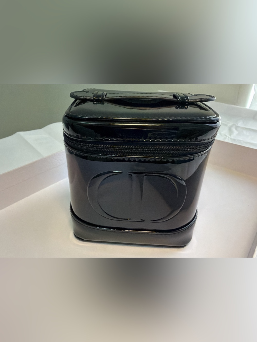 New& authentic Dior Beauty Black Patent Leather Vanity Cosmetic Case/pouch - Picture 2 of 4